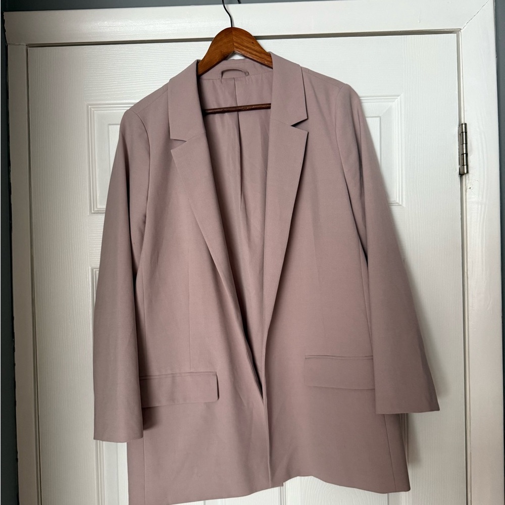Women's Blazer in Soft Pink